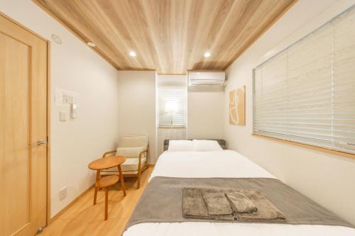 Newly Opened, View of Skytree from the bedroom, 5 mins by train to Skytree Station, 7 mins to the nearest station