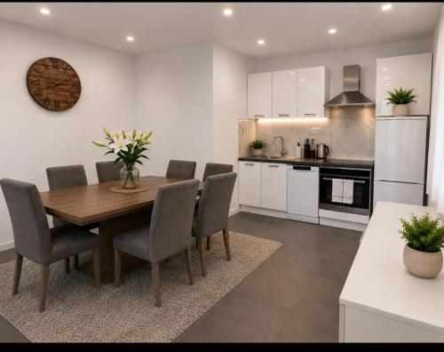 Half of house to rent - family Zelenika