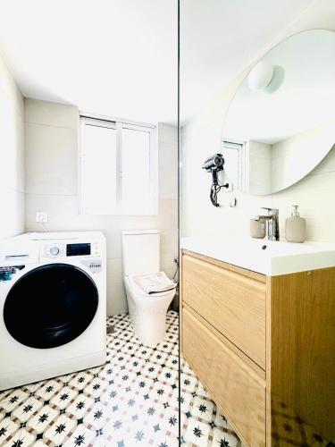 Stylish 2BR Flat Near Acropolis - 11 min drive