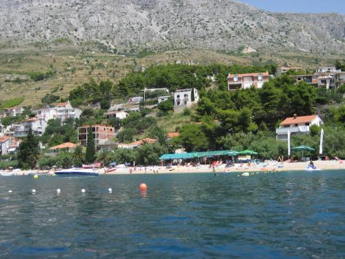 Seaview Family Apartment with Grand Terrace