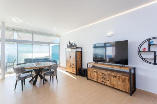 ViVI Homes - Vista Mar Pool - View - Terrace