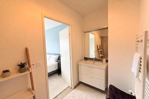 Beautiful flat with terrace & parking Marseille