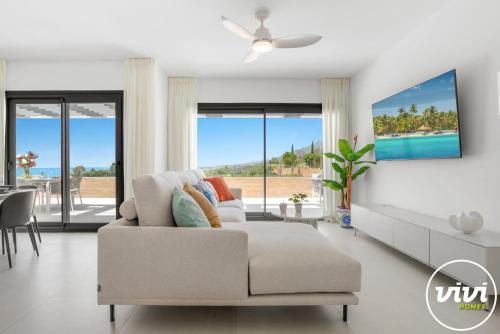 ViVi Homes - The Essence - Sea Views - Terrace - Pool - Gym
