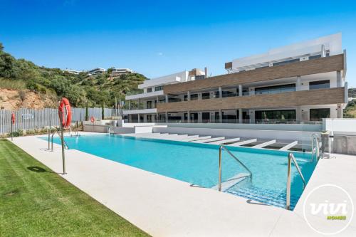 ViVi Homes - The Essence - Sea Views - Terrace - Pool - Gym