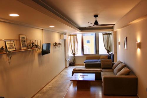 Ermou 18 Mosaics boutique apartment