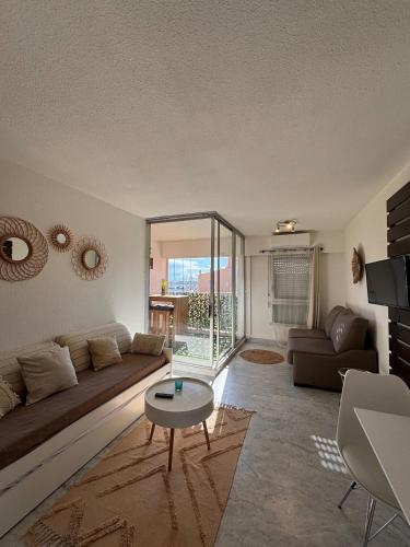 Manisa Apartment with Harbor View