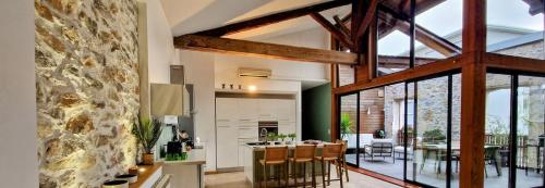 LE LOFT DE THAU, Standing, Grand Patio, Déco Bohème, Parking, Climatisation