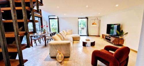 LE LOFT DE THAU, Standing, Grand Patio, Déco Bohème, Parking, Climatisation