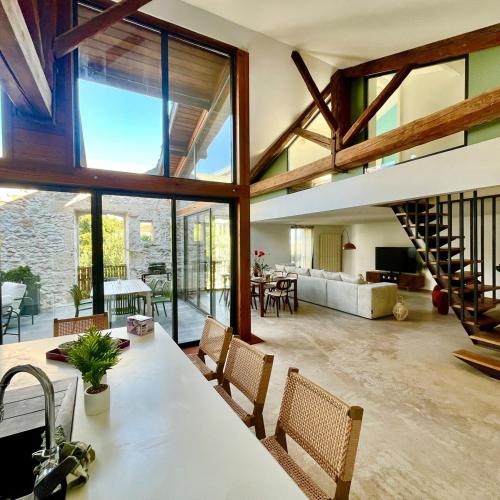 LE LOFT DE THAU, Standing, Grand Patio, Déco Bohème, Parking, Climatisation