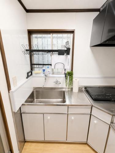 Private House -2 Bath 2 Toilet-4 min by train to Namba