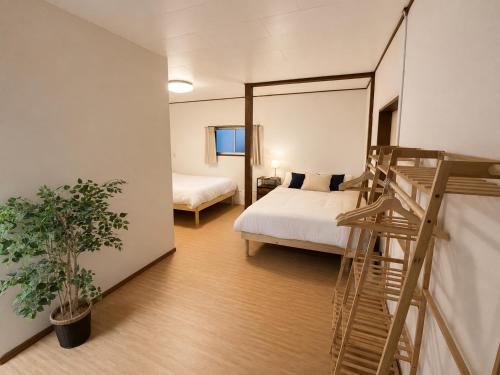 Private House -2 Bath 2 Toilet-4 min by train to Namba