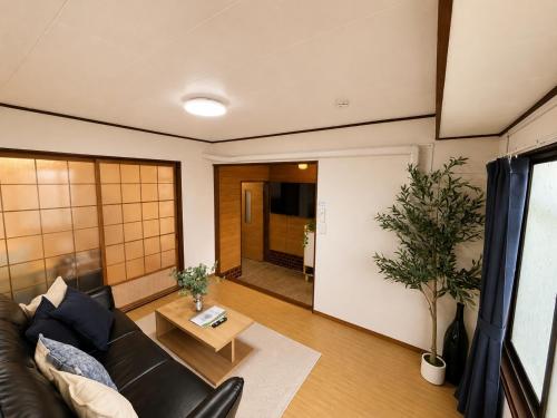 Private House -2 Bath 2 Toilet-4 min by train to Namba