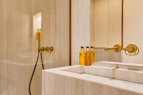 Pick A Flat's Apartement in Champs Elysées - Avenue Marceau