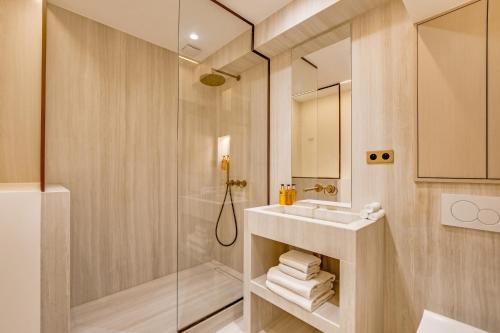 Pick A Flat's Apartement in Champs Elysées - Avenue Marceau