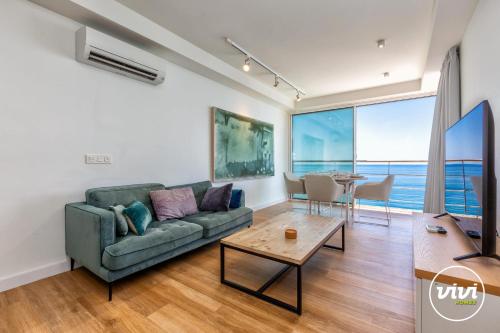 ViVi Homes - Brisa Del Mar - Beach Front - Views - Pool