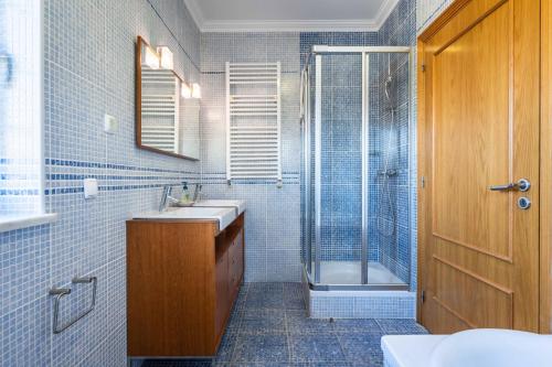 Villa Monte das Oliveiras with Private Pool