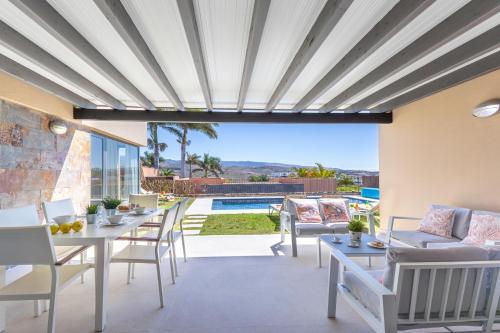 Sunshine by VillaGranCanaria