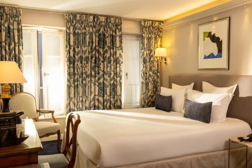 Hôtel Le Relais des Halles — Bedroom