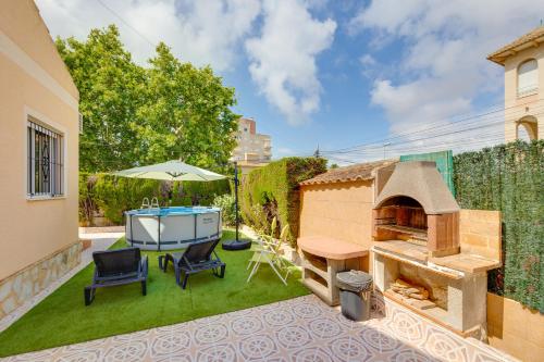 Casa con Piscina Privada y BBQ - Playa 12min a Pie