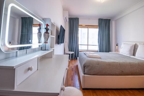 OceanLeaf - EcoHost - Quiet apartment with balcony, near Beach and Metro 6px