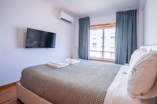OceanLeaf - EcoHost - Quiet apartment with balcony, near Beach and Metro 6px