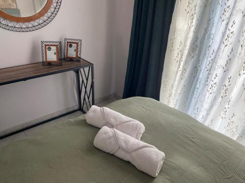 Iliyon Cozy modern Apartment 2nd floor