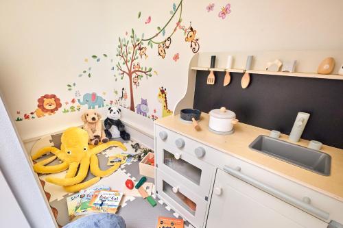 Lumiere Stay Tokyo - Family-Friendly Entire Private House, Direct to Akihabara & Shinjuku, near Asakusa & Skytree, 20 mins to Disney by car