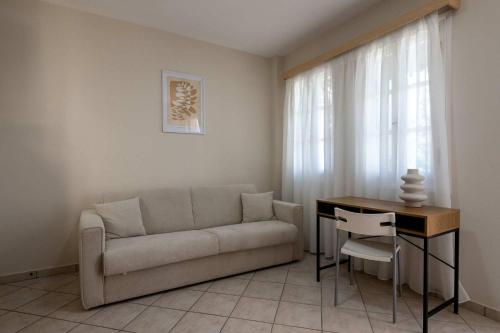 Ipapanti Square by Kalamata Mediterranean Suites