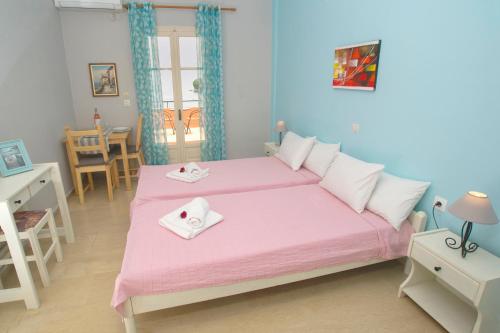 Lova arba lovos apgyvendinimo įstaigoje Votsalo Kalami Apartments