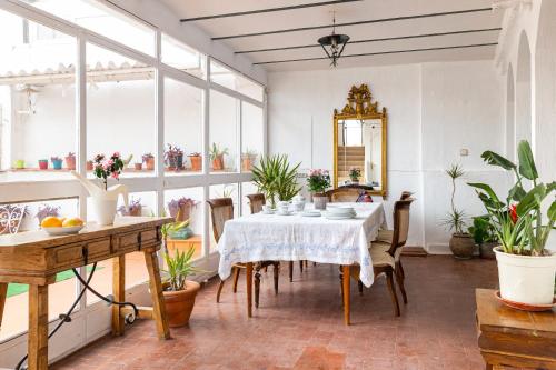 habitación pequeñita con baño compartido