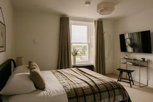 Claremont Residences photo 7