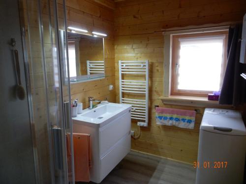 Koupelna v ubytování Chalet au Domaine de la Goujonne