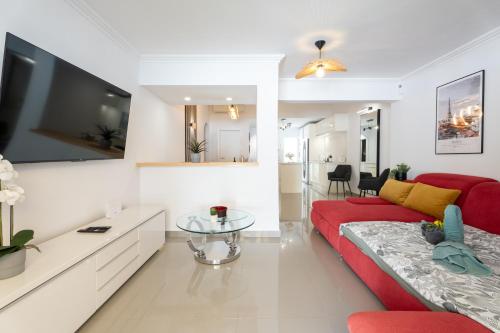 Aqua Garden Villa - Spacious 3-Bedroom Holiday Home with Terrace, BBQ & Pool Access in Costa Adeje
