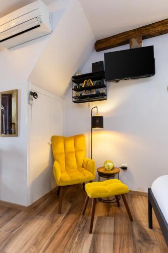 Studio Apartment LUNA in the Heart of the Old Town by Irundo