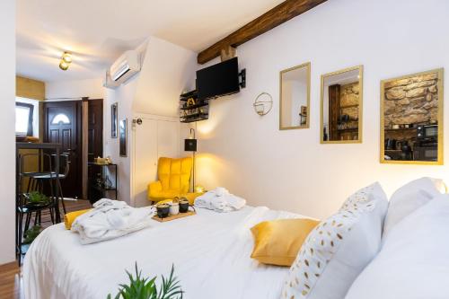 Studio Apartment LUNA in the Heart of the Old Town by Irundo