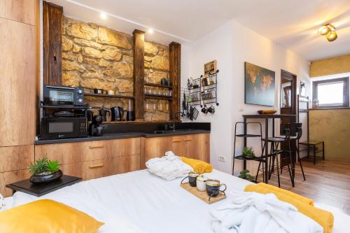Studio Apartment LUNA in the Heart of the Old Town by Irundo