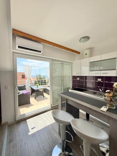 Apartment Ana - Sea View Rooftop, Novalja