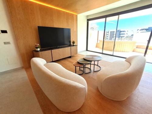 Luxury 2 Bed South Residence El Higuerón with private plunge pool
