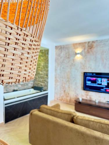 Velasquez SCLS - Air Conditioning - Wifi - Baignoire Balnéo