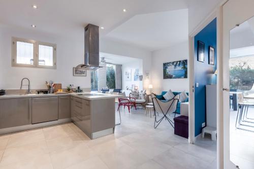 Spacious 80m Cannes Apt with Huge Terrace