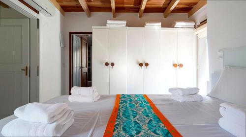 VH & Apilos house