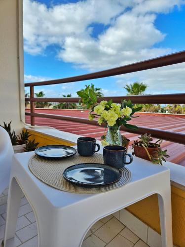 Costa lounge 5 min to beach, balcony