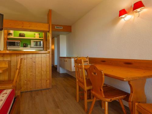 Studio skis aux pieds, balcon, animaux admis, Arc 1800 - FR-1-411-374