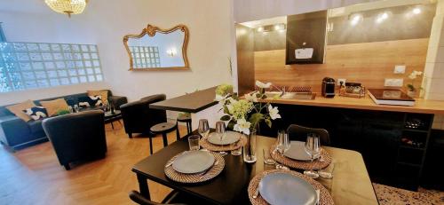 LE PARC2 Appartement Authentique, Coeur de Ville, Proximité Parking, Climatisé