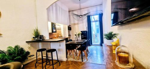 LE PARC2 Appartement Authentique, Coeur de Ville, Proximité Parking, Climatisé