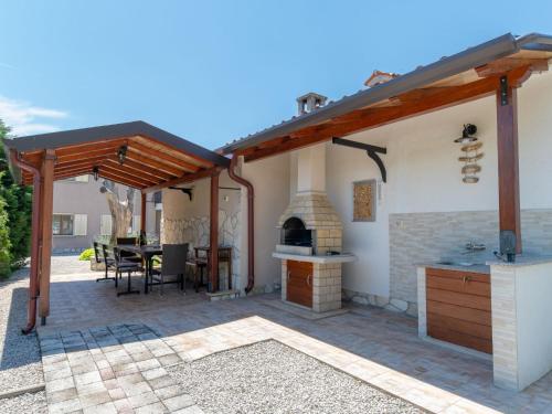 Holiday Home Verbanac by Interhome
