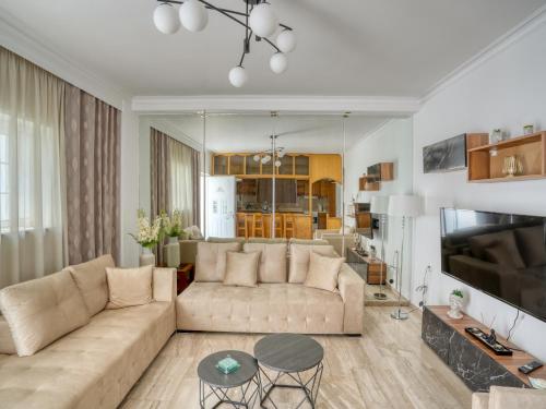 Azure Seaside Living - Lambi Beach