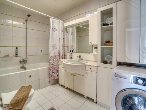 Azure Seaside Living - Lambi Beach