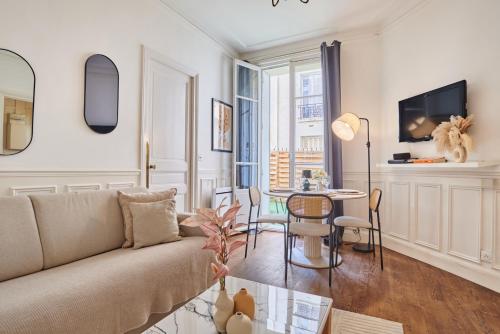 Residence Tour Eiffel by Studio prestige