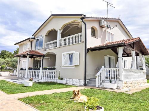Apartment Klimatisierte Wohnung in Valica mit Großem Garte by Interhome